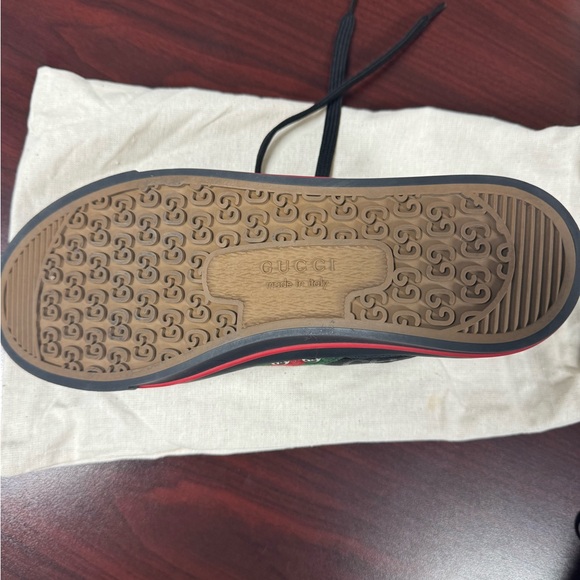 Gucci Tennis Shoes - Picture 10 of 16